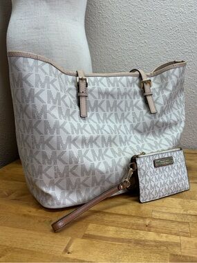 Michael Kors Jet Set Large Vanilla MK Monogram Tote & Wristlet Set